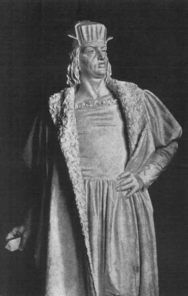 PART OF COLUMBUS STATUE, NEW YORK MONUMENT.
