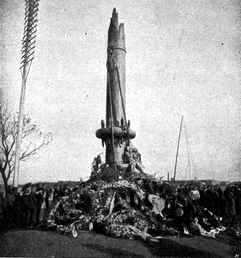Das �Iltis�-Denkmal in Shanghai.